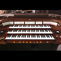 St. Florian, Stiftskirche, Chororgel-Spieltisch