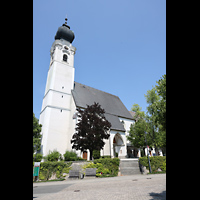 St. Georgen im Attergau, Pfarrkirche St. Georgen, Ansicht von der Attergaustra�e von S�den