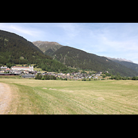 Disentis, Benediktinerkloster, Klosterkirche St. Martin, Blick von der Via Lugmagn von S�den auf das Kloster