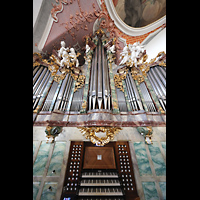Einsiedeln, Benediktinerabtei, Spieltisch und Mauritiusorgel perspektivisch