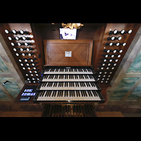 Einsiedeln, Benediktinerabtei, Spieltisch der Mauritiusorgel von oben