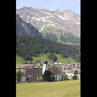 Engelberg, Klosterkirche (Chororgel), Blick von Nordosten von auf die Klosterkirche