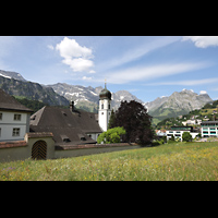 Engelberg, Klosterkirche (Chororgel), Blick von Nordosten von der Wydenstrasse auf die Klosterkirche