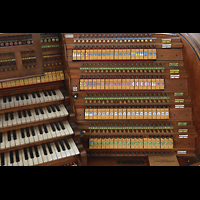 Engelberg, Klosterkirche (Chororgel), Voriger Hauptorgelspieltisch von Goll (1926) - rechte Registerstaffel