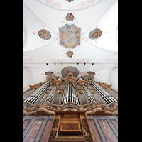 Lachen, Pfarrkirche Heilig Kreuz, Orgel mit Spieltisch perspektivisch