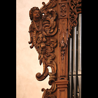 Luzern, Franziskanerkirche St. Maria in der Au, Schnitzwerk am linken Prospektfeld