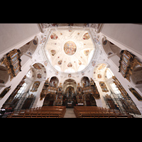 Muri, Klosterkirche (Epistelorgel), Innenraum mit Evangelien- und Epistelorgel mit Blick in die Kuppel