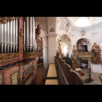 Muri, Klosterkirche (Epistelorgel), Blick von der Evangelienorgel zur Epistelorgel und zum Chorraum