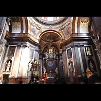 Praha (Prag), Kostel sv. Franti�ka z Assisi (Kreuzherrenkirche), Innenraum in Richtung Altar