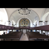 Berlin (Lichtenberg), Kirche zur frohen Botschaft, Karlshorst (Amalien-Orgel), Innenraum in Richtung Orgel