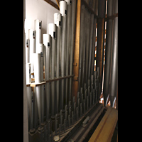 Berlin (Tempelhof), Martin-Luther-Gedchtniskirche, Pedalpfeifen im rechten Teil der Orgel