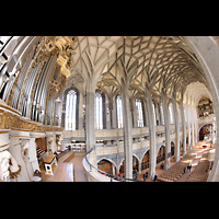 Halle (Saale), Marktkirche unserer Lieben Frauen (Chororgel), Seitlicher Blick von der Orgelempore in die Kirche und zur Chororgel