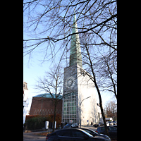 Hamburg - Harvestehude, Hauptkirche St. Nikolai (Taufkapelle), Ansicht von Nordwesten vom Harvestehuder Weg