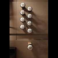 Hamburg - Harvestehude, Hauptkirche St. Nikolai (Taufkapelle), Rechte Registerstaffel am Spieltisch der Taufkapelle