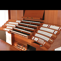 Hamburg - Harvestehude, Hauptkirche St. Nikolai (Taufkapelle), Spieltisch seitlich