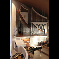 Hamburg - Harvestehude, Hauptkirche St. Nikolai (Taufkapelle), Blick von der rckseitigen Empore / Chorwerk zur Hauptorgel