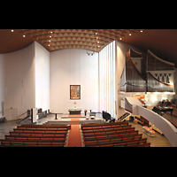 Hamburg - Harvestehude, Hauptkirche St. Nikolai (Taufkapelle), Blick von der rckseitigen Empore / Chorwerk in die Kirche
