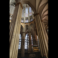 K�ln, Dom St.Peter und Maria, Blick neben der Marieniorgel nach oben in die Obergaden des Chores