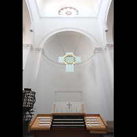K�ln (Cologne), Trinitatiskirche, Chorraum mit mobilem Spieltisch