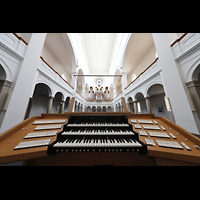 K�ln (Cologne), Trinitatiskirche, Perspektivischer Blick vom mobilen Spieltisch in die Kirche und zur Orgel