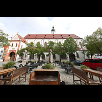 Landsberg, Stadtpfarrkirche Mari Himmelfahrt, Seitliche Ansicht von Sden