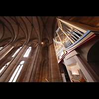 Marburg, St. Elisabeth, Orgel mit Spieltisch seitlich