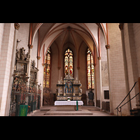Marburg, St. Marien, Chorraum mit fr�hbarockem Altar und Seitenalt�ren