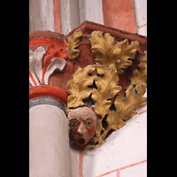 Marburg, St. Marien, FIgur an einem der S�ulen-Kapitelle