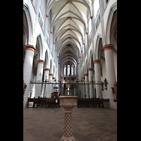 Odenthal, Dom, Hauptschiff in Richtung Chor