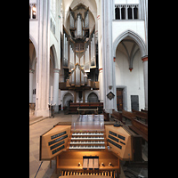 Odenthal, Dom, Mobiler Spieltisch mit Blick zur Orgel