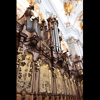 Ottobeuren, Abtei - Basilika St. Alexander und Theodor, Heilig-Geist-Orgel mit Chorgest�hl perspektivisch