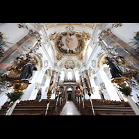 Ottobeuren, Abtei - Basilika St. Alexander und Theodor, Innenraum mit BLick zur Marienorgel und ins Gew�lbe