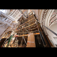 Passau, Dom St. Stephan, Hauptorgelempore mit Bauger�st von der Seite