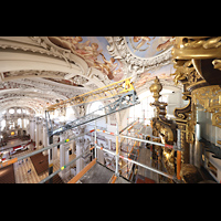 Passau, Dom St. Stephan, Blick vom Bauger�st rechts in den Dom und auf die Hauptorgel-Baustelle