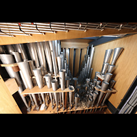 Pfeifen im Schwellwerk, vorne die Trompeten 8-4 und die Oboe Rheine, St. Dionysius, Pfeifen im Schwellwerk, vorne die Trompeten 8-4 und die Oboe