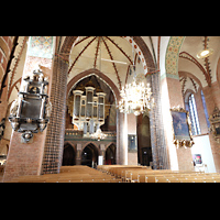 Schleswig, Dom St. Petri (Chororgel), Seitlicher Blick auf die Hauptorgel
