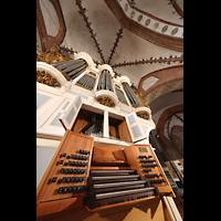 Schleswig, Dom St. Petri (Chororgel), Hauptorgel mit Spieltischseitlich