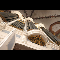 Schleswig, Dom St. Petri (Chororgel), Seitlicher Blick entlang des Hauptorgelprospekts