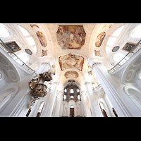 Weingarten, Basilika St. Martin - Groe Orgel, Blick von der Vierung zur Orgel und auf die 2025 restaurierte Decke
