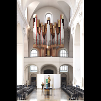 W�rzburg, Augustinerkirche, Orgelempore und neuer Altar in der Mitte der Kirche