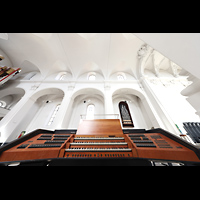 W�rzburg, Augustinerkirche, Blick vom mobilen Spieltisch aufs Tubawerk und zur Hauptorgel