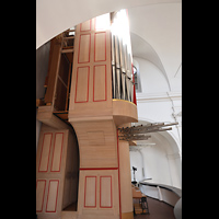 W�rzburg, Augustinerkirche, Orgel seitlich - links hinten die Holzbecher der gro�en Pedalzungen 32' und 16'