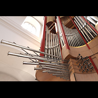 W�rzburg, Augustinerkirche, Orgel mit Chamaden seitlich