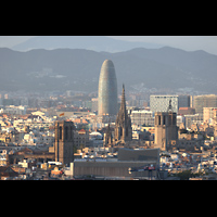 Barcelona, Catedral de la Santa Creu i Santa Eul�lia, Blick vom Montjuic zur Kathedrale und auf den 142 m hohen Torre Gl�ries