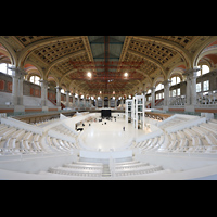 Barcelona, Palacio Nacional Montju�c (Montjuich), Blick vom oberen Rang in den Raum und zur Orgel