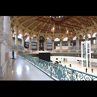 Barcelona, Palacio Nacional Montju�c (Montjuich), Seitlicher Blick vom oberen Rang in den Raum und zur Orgel
