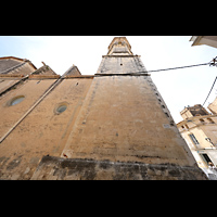El Vendrell, Esgl�sia parroquial de Sant Salvador, Ansicht von Norden von der Carrer del Peix