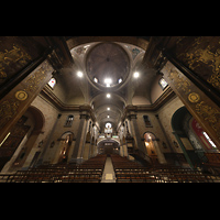 El Vendrell, Esgl�sia parroquial de Sant Salvador, Innenraum in Richtung Orgel