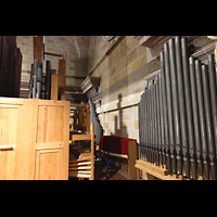 El Vendrell, Esgl�sia parroquial de Sant Salvador, R�ckseite der Orgel mit mech. Balganlage und Extraladen f�r Pedalregister