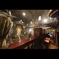 El Vendrell, Esgl�sia parroquial de Sant Salvador, Seitlicher Blick am R�ckpositiv vorbei in die Kirche